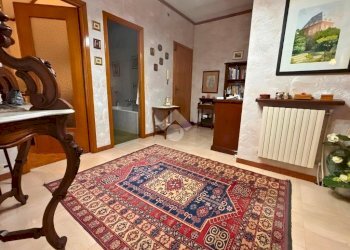 Three-room apartment Strada Cenasco, Moncalieri - photo 3