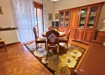 Three-room apartment Strada Cenasco, Moncalieri - photo 11