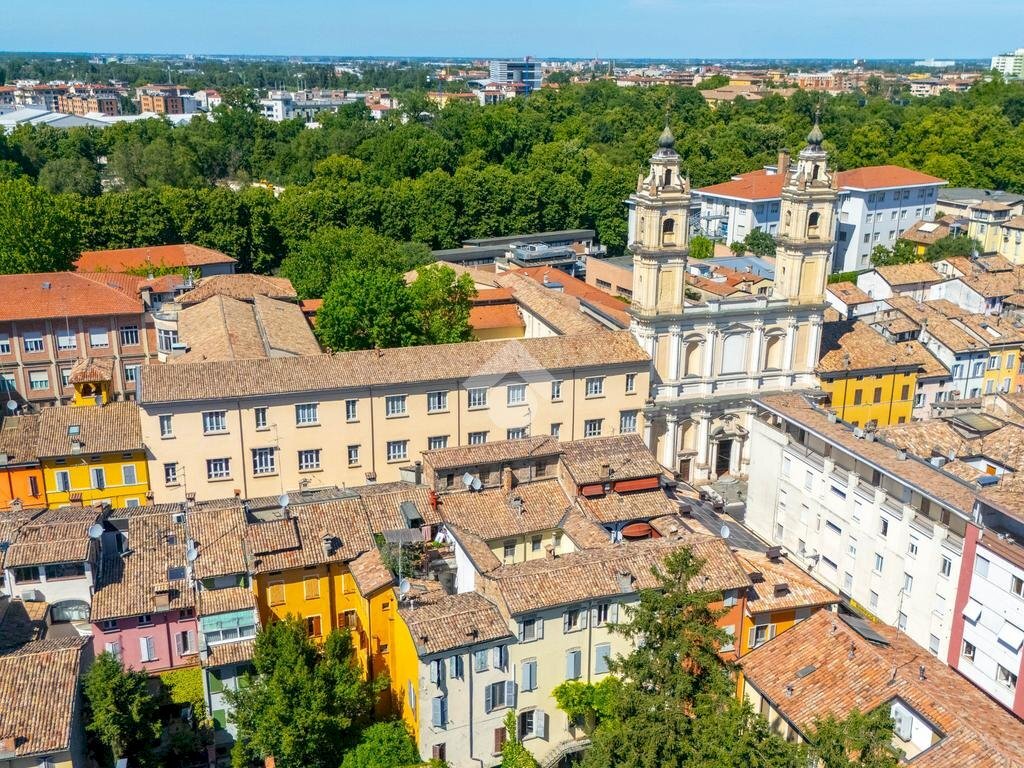 Two-room apartment Strada Massimo D'Azeglio, Parma (neighborhood Oltretorrente) - photo 2