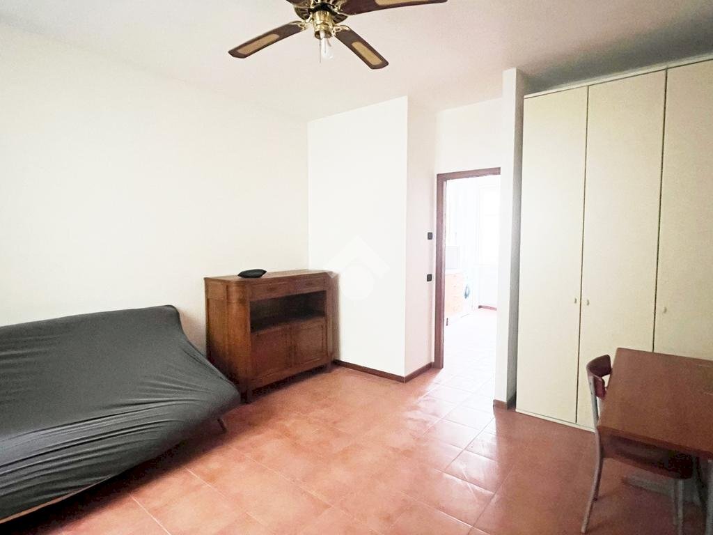 Two-room apartment Strada Massimo D'Azeglio, Parma (neighborhood Oltretorrente) - photo 3