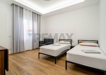 Camera / camera da letto - One-room apartment Via Monte Ceneri
6, Rho - photo 14