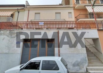 Edificio all\'aperto - Box Via Umberto Giordano
 
17, Carpino - photo 1