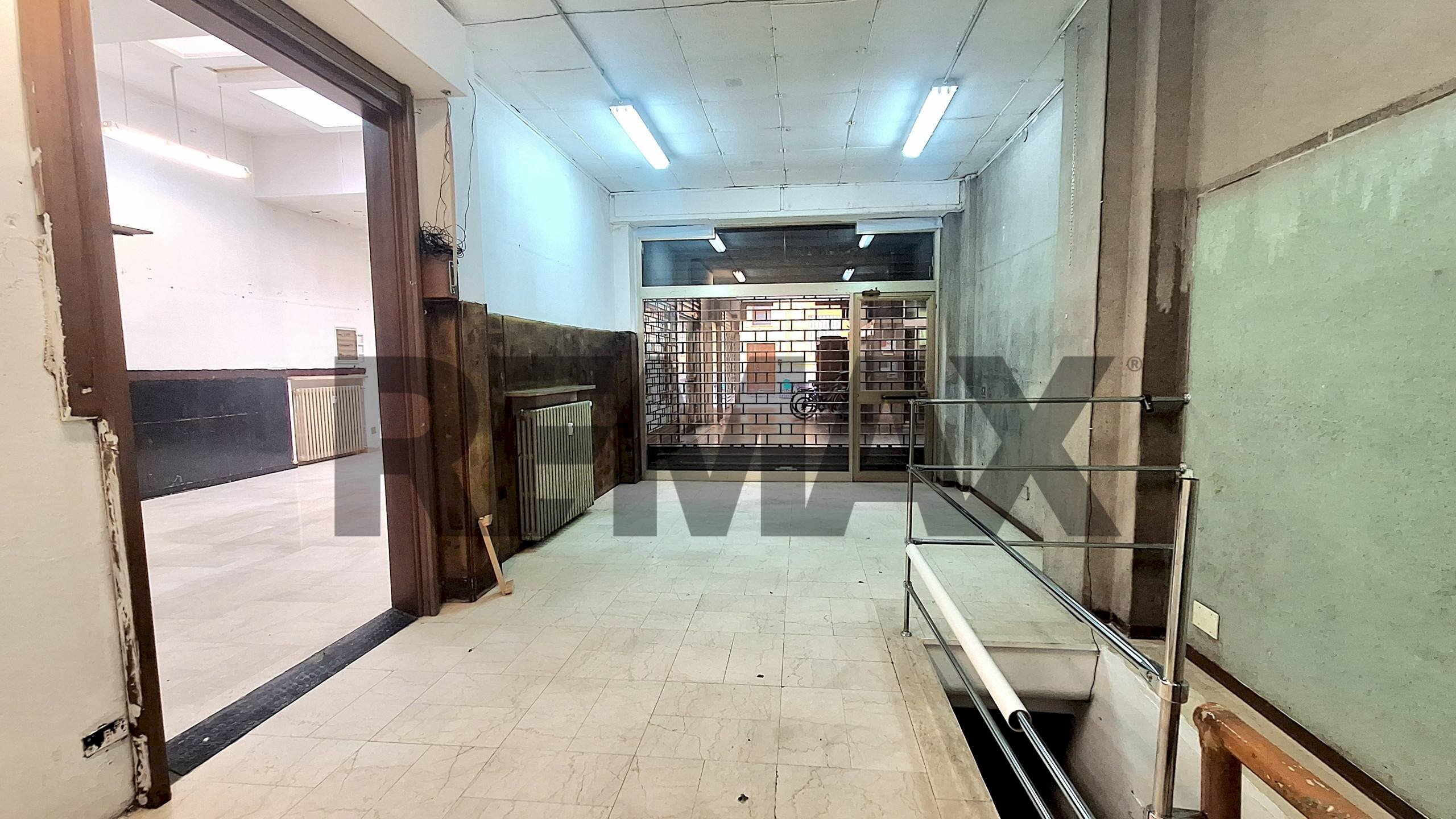 Ricezione / Lobby - Negozio Via Berenini
 
12, Fidenza - foto 1