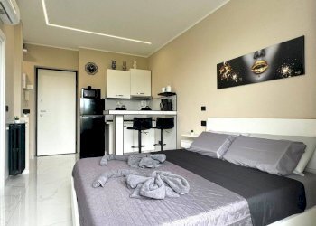Camera da letto - Bilocale corso Spezia, 19, Torino (zona Lingotto) - foto 4
