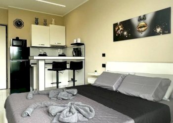 Camera da letto - Bilocale corso Spezia, 19, Torino (zona Lingotto) - foto 5