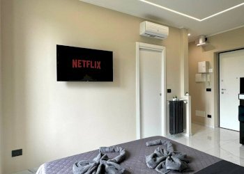 Camera da letto - Bilocale corso Spezia, 19, Torino (zona Lingotto) - foto 10