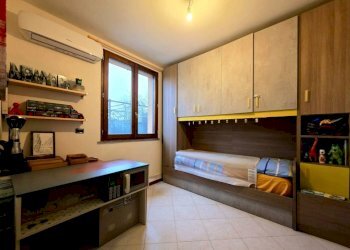 Camera da letto - Three-room apartment strada Traversetolo, SN, Parma - photo 13