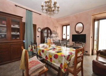 Salone - Casa indipendente Località Ronchi Inferiore, 21, Cuorgnè - foto 5