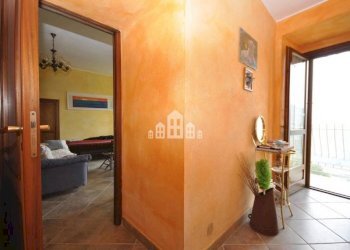 Corridoio - Casa indipendente Località Ronchi Inferiore, 21, Cuorgnè - foto 9