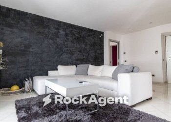 Salone - Appartamento via Giuseppe Poerio, 47, Catanzaro - foto 2