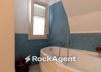 Bagno - Appartamento via Giuseppe Poerio, 47, Catanzaro - foto 13