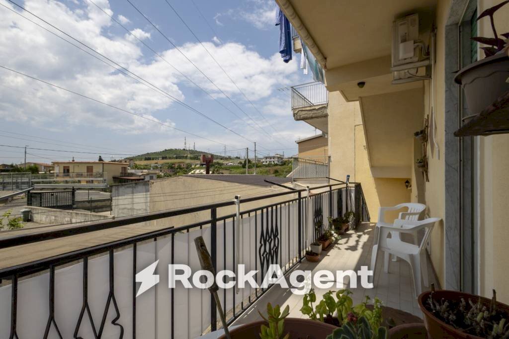 Balcone - Appartamento viale dei Tulipani, 183, Catanzaro - foto 2