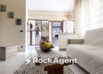 Salone - Appartamento viale dei Tulipani, 183, Catanzaro - foto 5