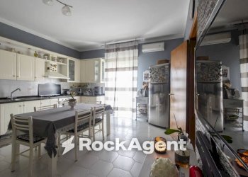 Cucina - Appartamento viale dei Tulipani, 183, Catanzaro - foto 18