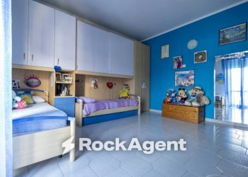 Camera da letto - Appartamento viale dei Tulipani, 183, Catanzaro - foto 24