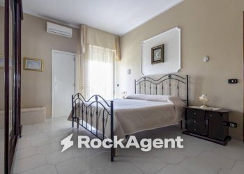 Camera da letto - Appartamento viale dei Tulipani, 183, Catanzaro - foto 30