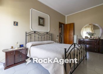Camera da letto - Appartamento viale dei Tulipani, 183, Catanzaro - foto 31