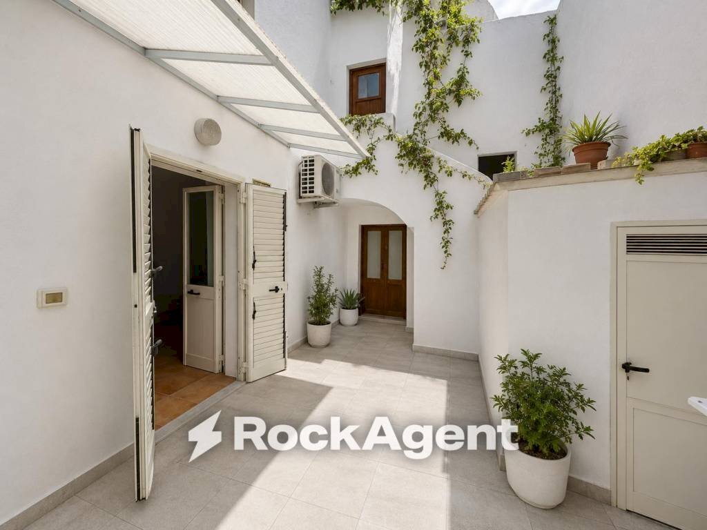 Giardino - Casa indipendente via M. Giangreco, 48, Ruffano - foto 3