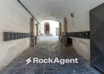Interno palazzo - Three-room apartment via Vittorio Emanuele II, 108, Catania - photo 25