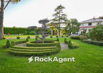 Giardino - Villa via Mare Mediterraneo, 44, Pontecagnano Faiano - foto 5