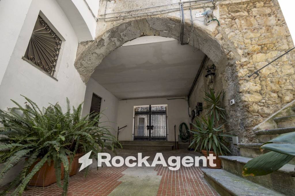 Cortile interno - Bilocale via Giuseppe Poerio, Catanzaro - foto 1