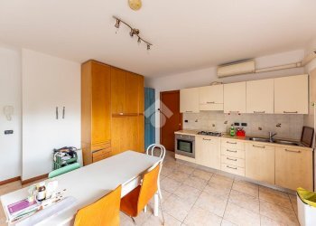 Two-room apartment Viale Rimembranze, Lainate - photo 4