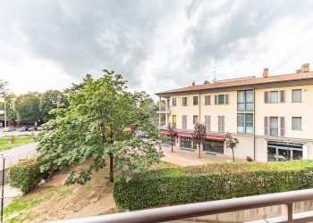 Two-room apartment Viale Rimembranze, Lainate - photo 9