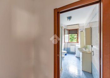 Two-room apartment Viale Rimembranze, Lainate - photo 10