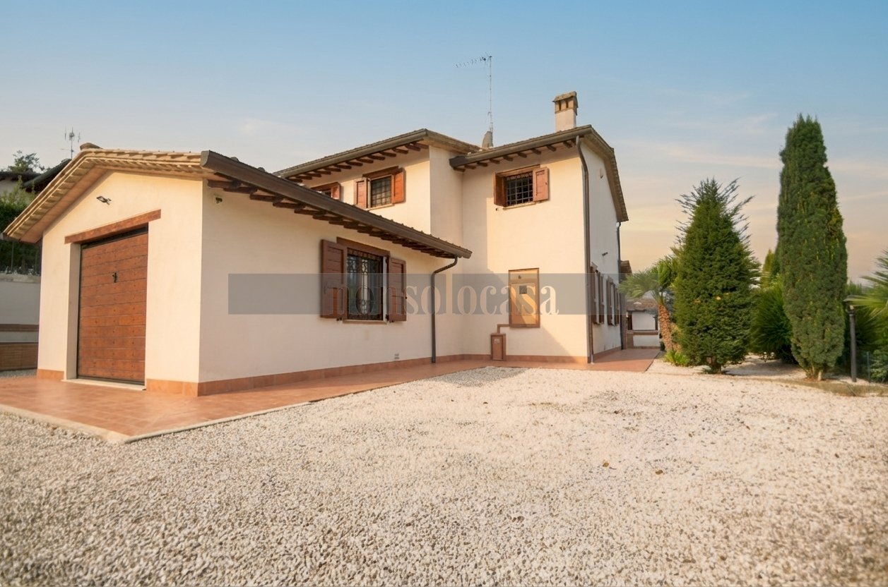 ESTERNO - Villa Strada delle Tavernacce 52, Perugia - foto 1