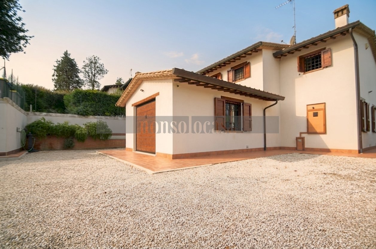 ESTERNO - Villa Strada delle Tavernacce 52, Perugia - foto 2