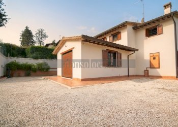 ESTERNO - Villa Strada delle Tavernacce 52, Perugia - foto 2