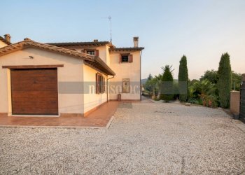 ESTERNO - Villa Strada delle Tavernacce 52, Perugia - foto 4