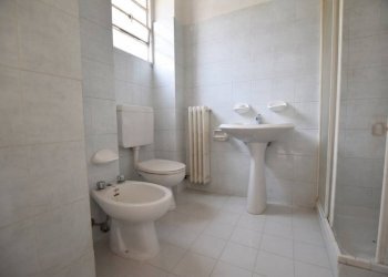 Bagno - Quadrilocale via Vittorio Veneto, 25, Mondovì - foto 12
