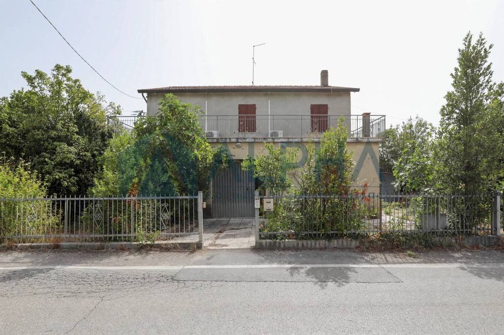 Facciata - Rustico via Pradese, Rimini - foto 1