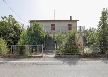 Facciata - Rustico via Pradese, Rimini - foto 1