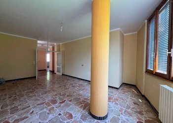Cucina - Four-room apartment via 1 Maggio, 2, Sondalo - photo 8