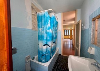 Bagno - Four-room apartment via 1 Maggio, 2, Sondalo - photo 19