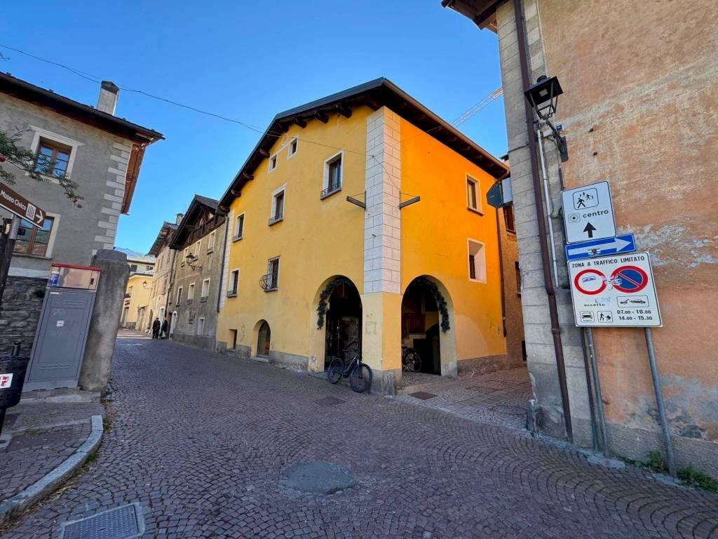 Facciata - Appartamento via De Simoni, 25, Bormio - foto 2