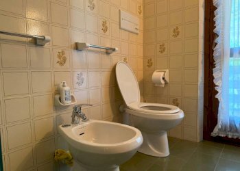 Bagno - Three-room apartment via Dosso del Grillo, 4, Valdidentro - photo 45