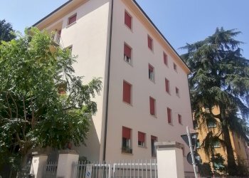 Quadrilocale via Carlo Zucchi, 25, Bologna (zona Costa Saragozza) - foto 1