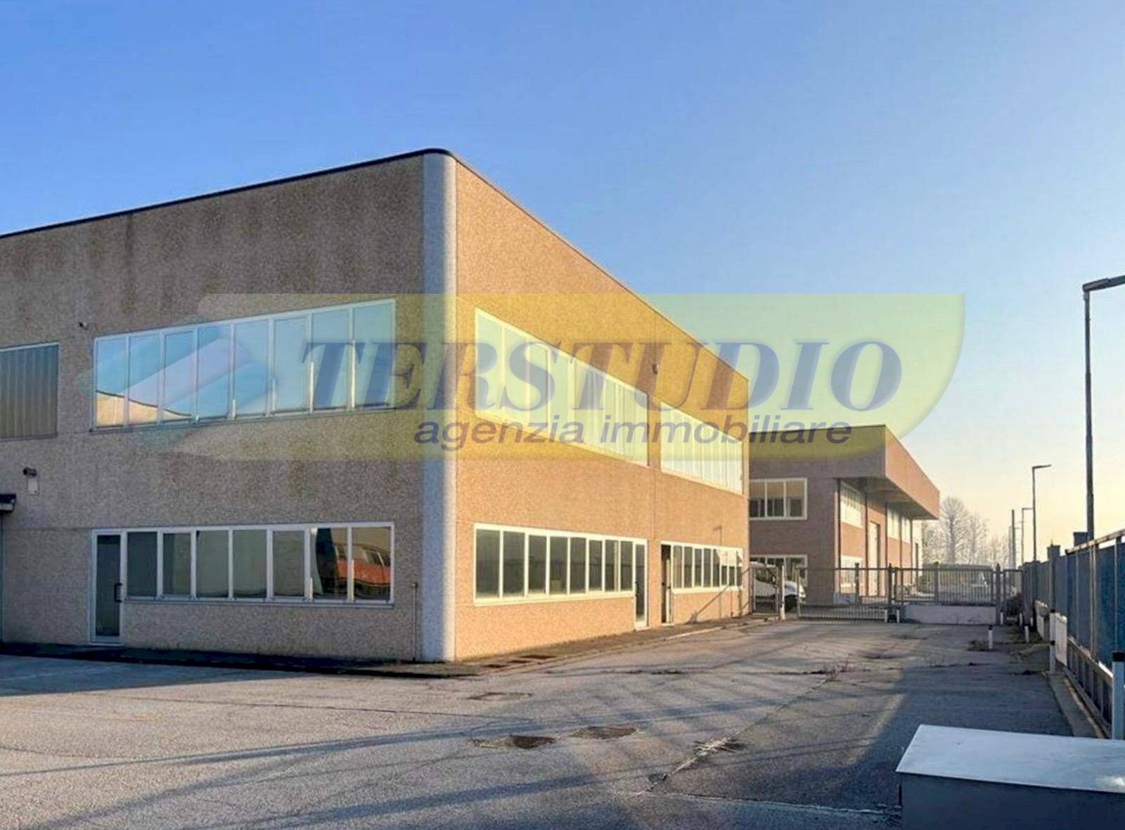 Foto 2 - Shed Via Attilio Magni
snc, Usmate Velate - photo 2