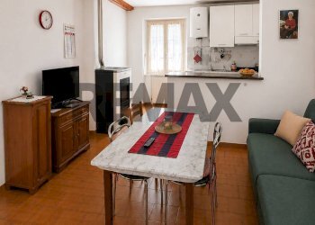 Sala da pranzo - Four-room apartment VIA A. MANZONI
 
13, Sedriano - photo 8