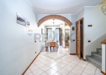 Hall / corridoio - Villa a Schiera Via Roma
 
141, Paderno Dugnano - foto 2