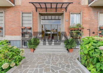 Edificio all\'aperto - Trilocale via padova
 
320, Milano - foto 1
