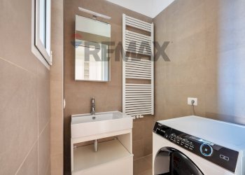 Bagno - Bilocale Via Orio Vergani
 
13, Milano - foto 12