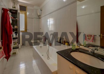 Bagno - Quadrilocale Via Generale Carlo Alberto Dalla Chiesa
 
22, Bari - foto 7