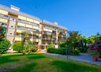 Edificio all\'aperto - Quadrilocale Via Generale Carlo Alberto Dalla Chiesa
 
22, Bari - foto 21
