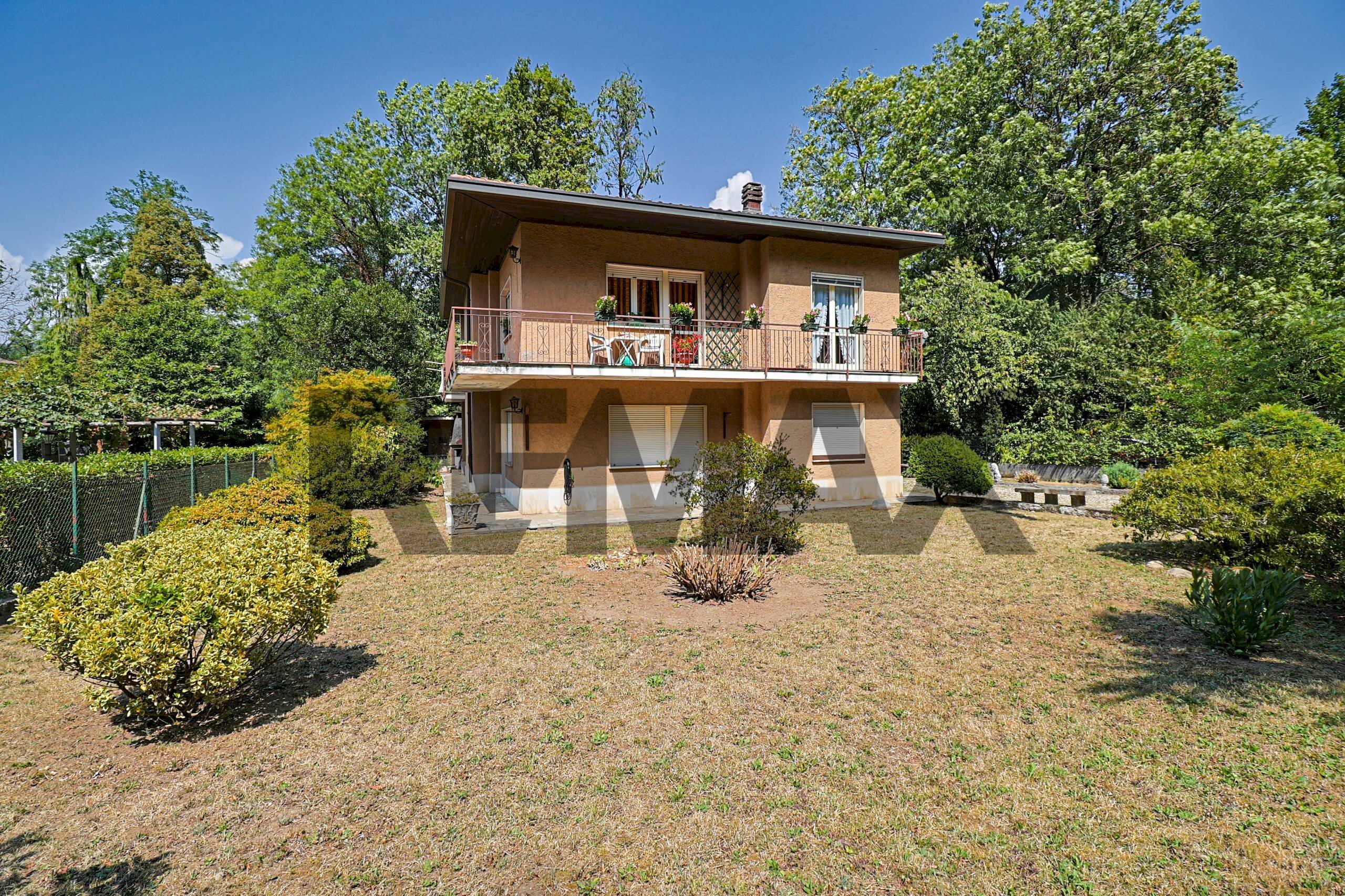 Casa all\'aperto - Quadrilocale Via Dei Lori
37, Luino - foto 2