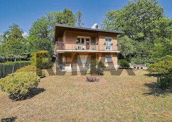 Casa all\'aperto - Quadrilocale Via Dei Lori
 
37, Luino - foto 2
