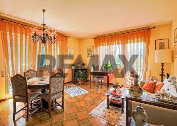 Sala da pranzo - Quadrilocale Via Dei Lori
 
37, Luino - foto 3